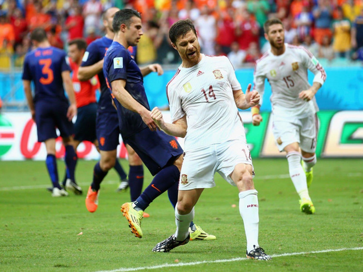 311 - 8 X 6 Photo - Football - FIFA World Cup 2014 - Spain V Holland - Xabi Alonso Celebration