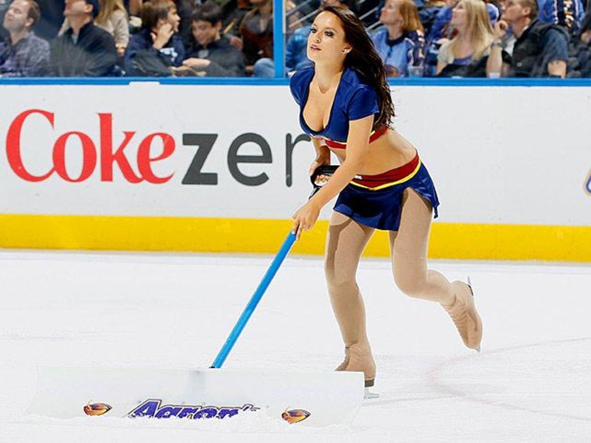 Ice girl русский язык. Ice girls NHL New Saint Louis. Айс герл ЦСКА.