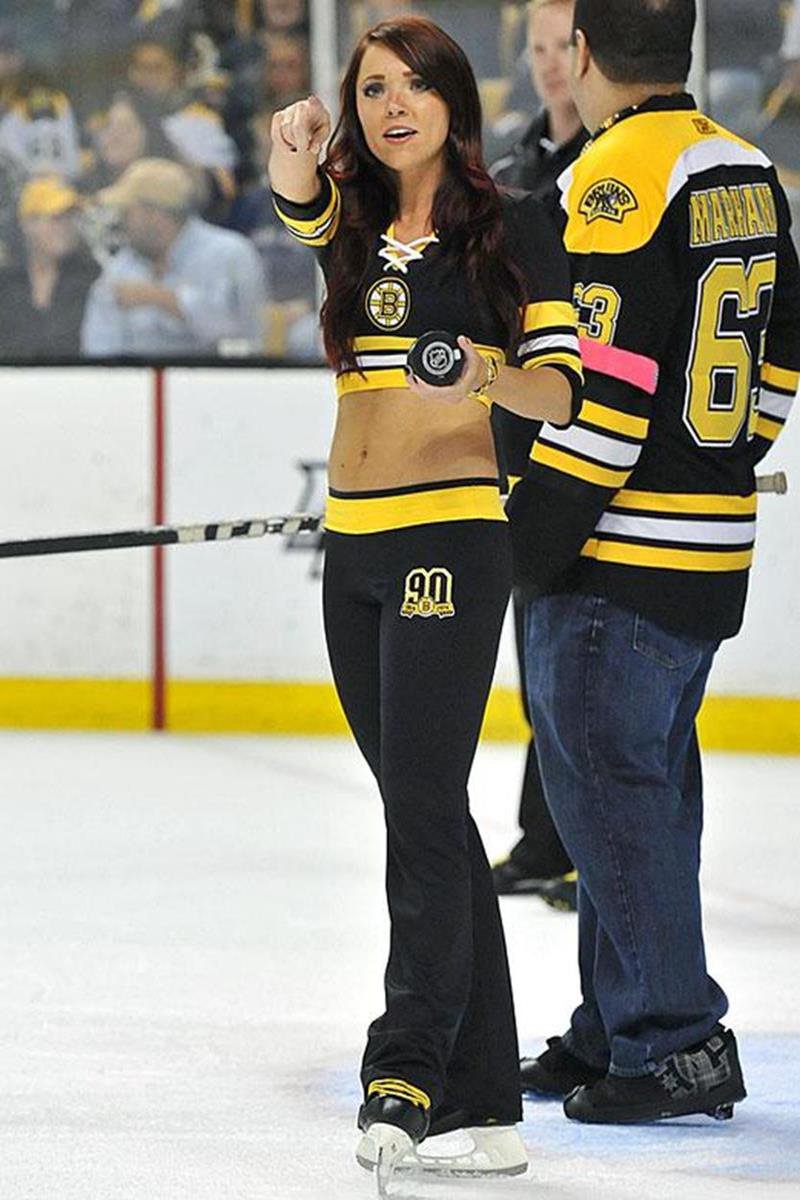 082 - 12 X 8 Photo - NHL - Girls - Boston Bruins Ice Girls  Lightning At Bruins