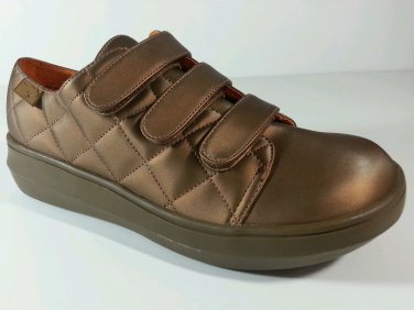 Rocket Dog Street Life Satin PU Coffee Womens Size 8.5 Shoes Shiny Copper Velcro