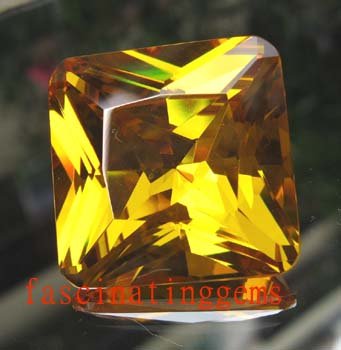 45.00CT BIG BEAUTIFUL GLISTENING SQUARE CHAMPAGNE YELLOW ZIRCON