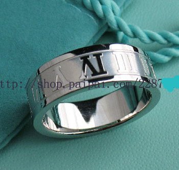 Beautiful Sterling new style Rome ring