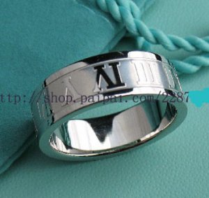 Beautiful Sterling new style Rome ring