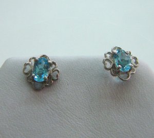 100% natural blue round sapphire and sterling silver earrings