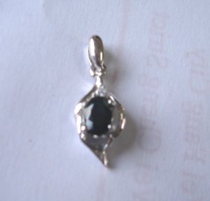 100% natural blue sapphire and sterling silver necklace pendant