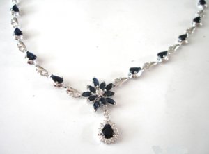 100% natural blue sapphire and sterling silver necklace pendant