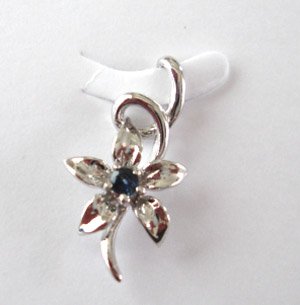 100% natural blue sapphire and sterling silver necklace pendan