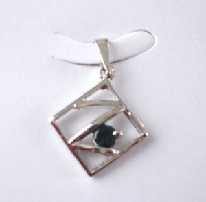 100% natural blue sapphire and sterling silver necklace pendant