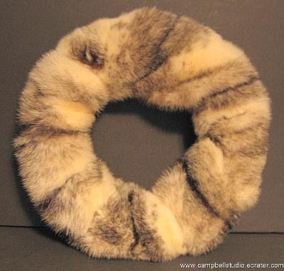 Rabbit Fur Wreath Lodge/Home/Den Cream/Blk/Grey Stripe