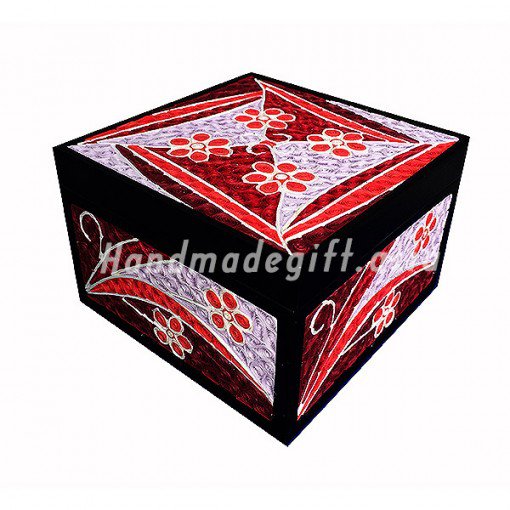 Quilling paper jewelry box