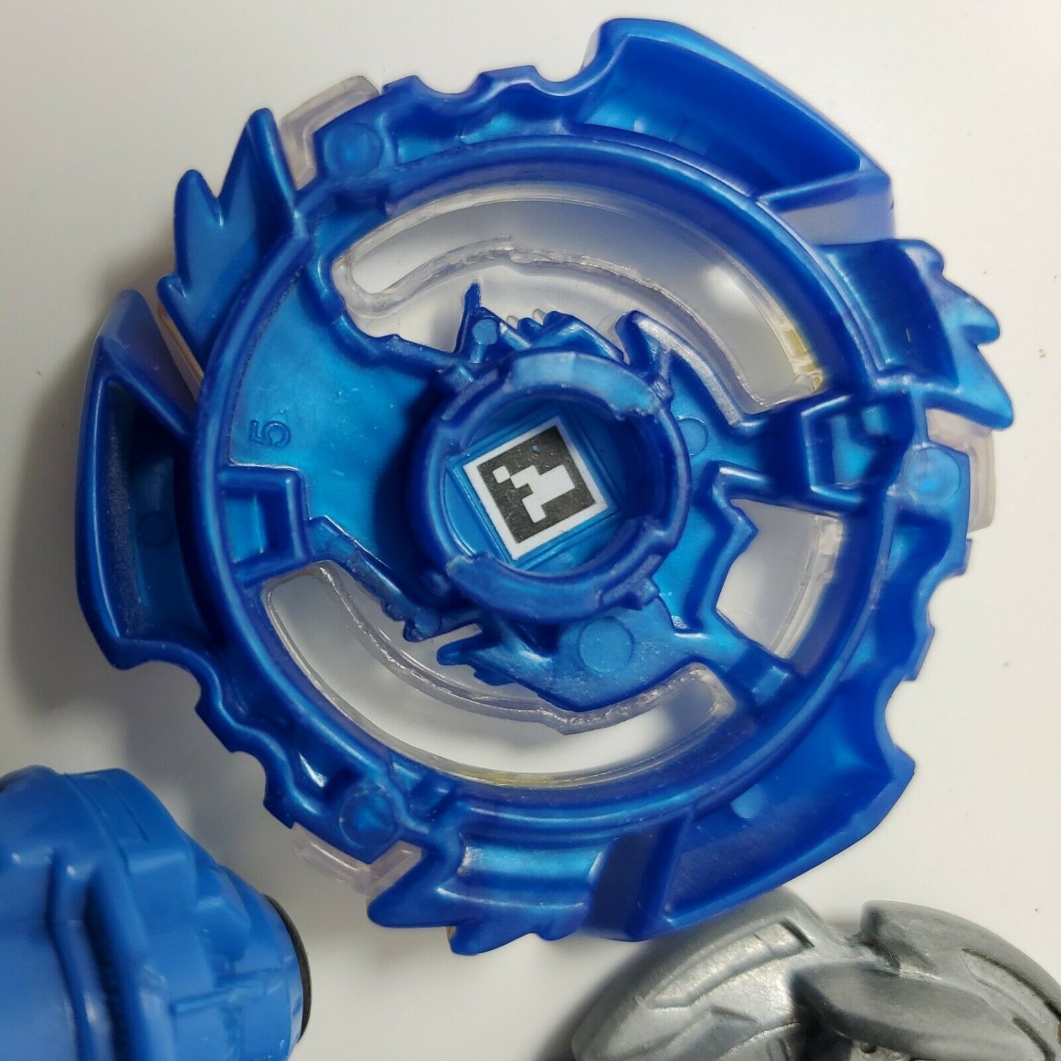 Beyblade VALTRYEK V2 D01L/TA06L Burst Evolution Rip Fire Hasbro and ...