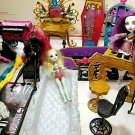 monster high doll lot of dolls and furniture 18 pieces! 2 first wave mattel