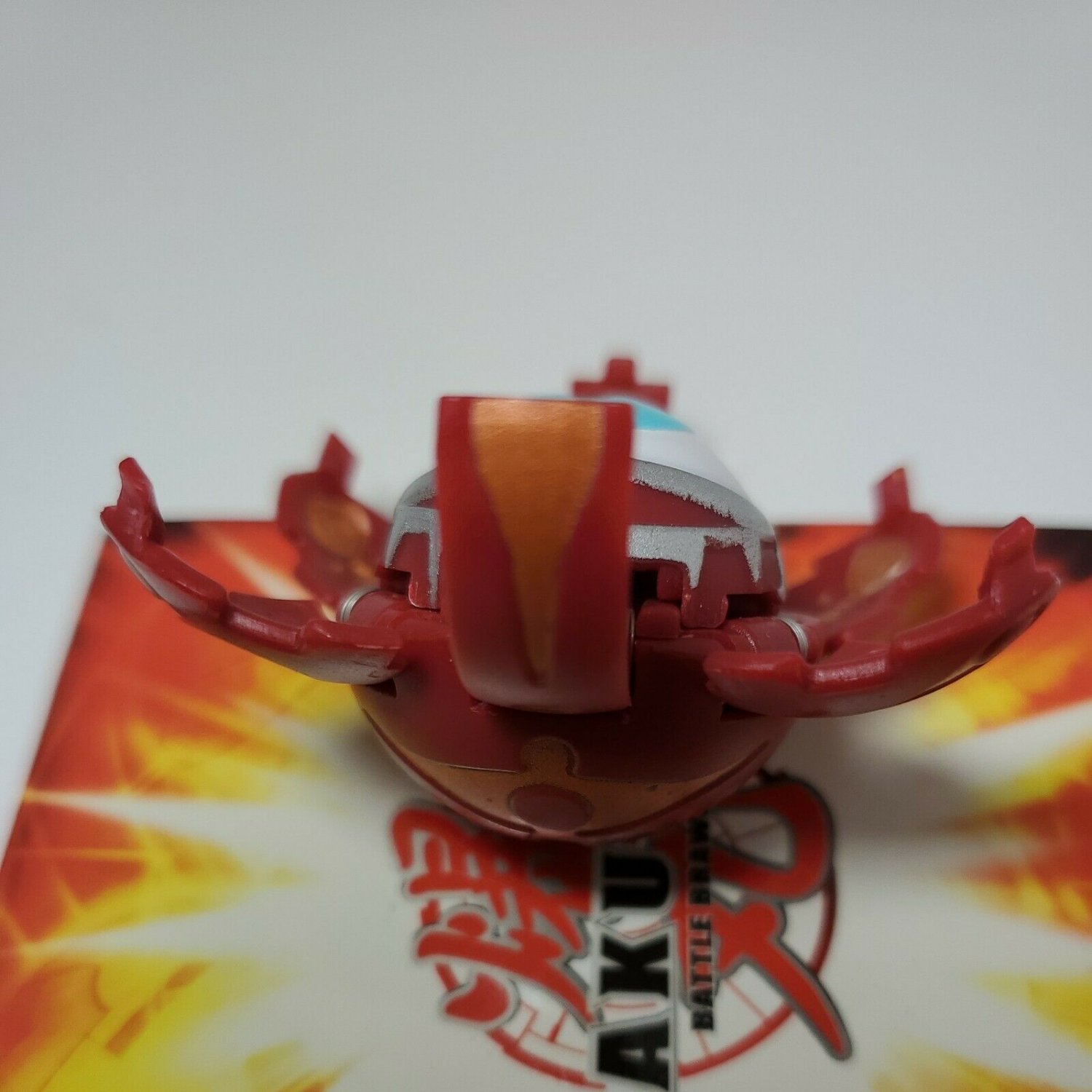 Bakugan Tentaclear Red Pyrus B2 Bakuclear 450G & Cards