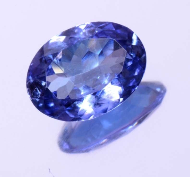 Stunning 0.85 Ct Oval Shape Natural Tanzanite Violet Blue Free Certified HG 9370