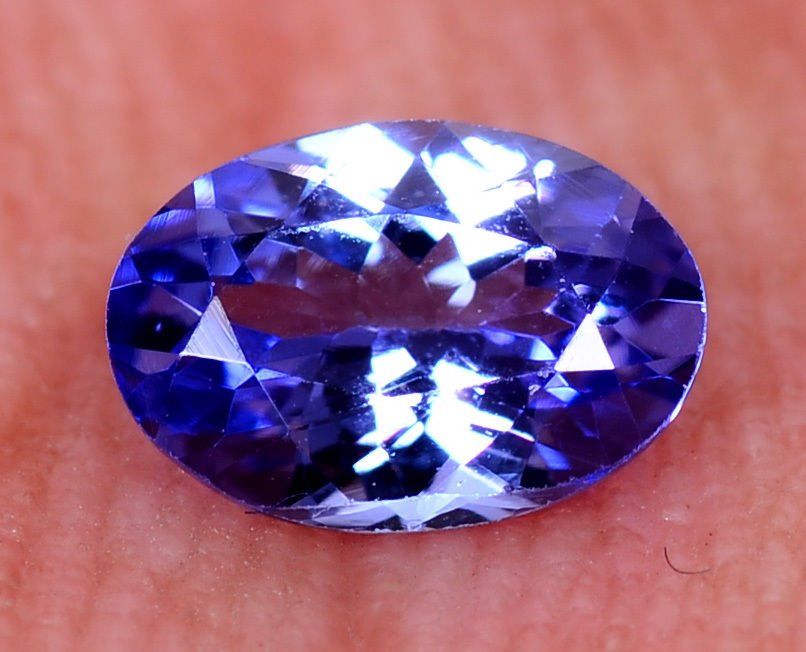 Graceful 0.60 Ct Oval Shape Natural Tanzanite Violet Blue Free Certified HG 9367