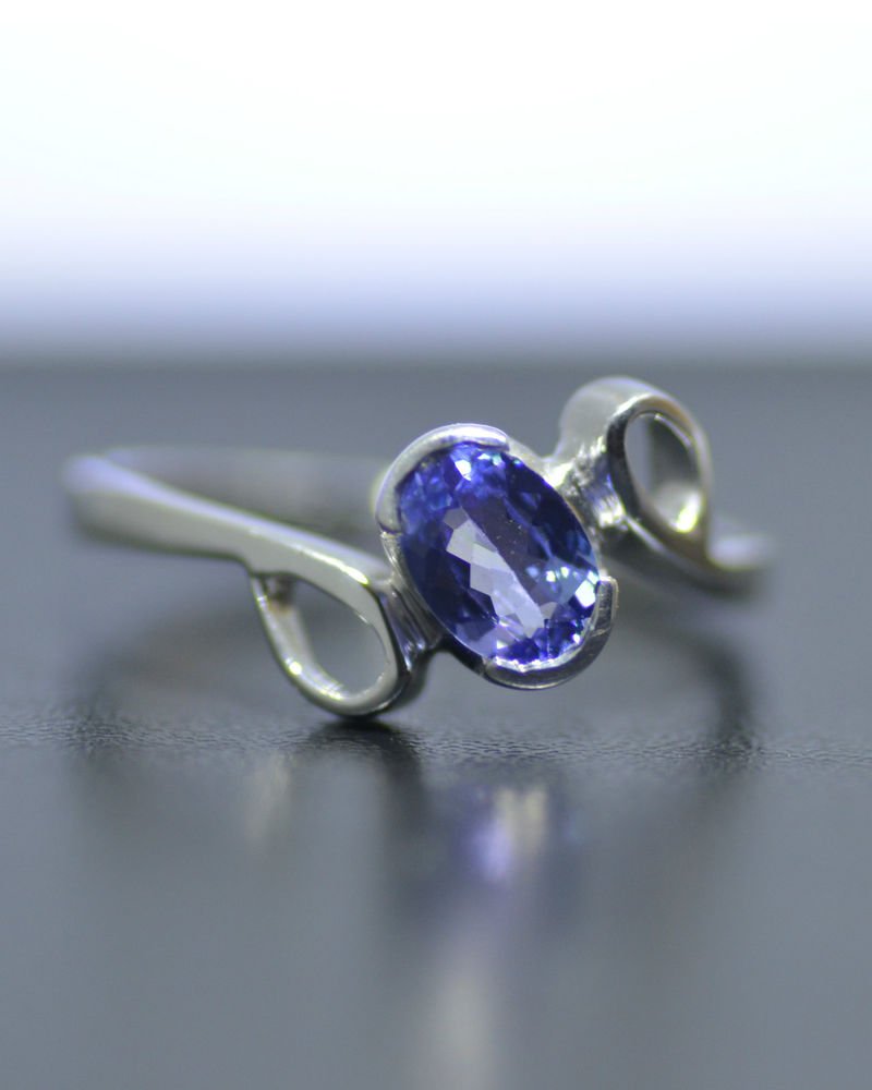 Natural Tanzanite 925 Sterling Silver "Ring Size 6 "0.95 Ct Oval Shape HG 8181