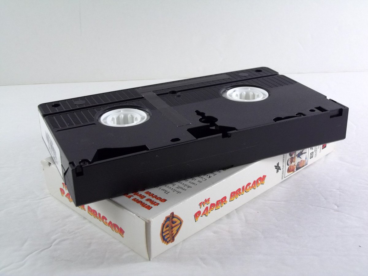 THE PAPER BRIGADE with Kyle Howard & Robert Englund 1997 (VHS) VG