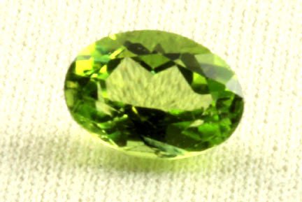 Certified Natural Peridot AAA Quality 6x4 mm Faceted Oval 1 pc  loose gemstone
