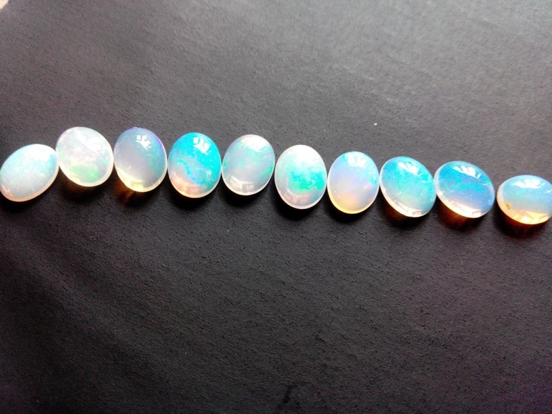 Certified Natural Ethiopian Opal AAA Quality loose Gemstone 4x6 mm Cabochon Oval 25 pieces lot