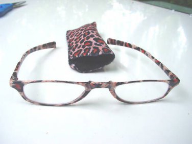 NEW CHEETAH PATTERN READING GLASSES & POUCH +2.5 D519