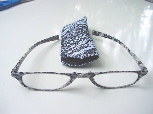 NEW SNAKESKIN PATTERN READING GLASSES & POUCH +2.0 D519