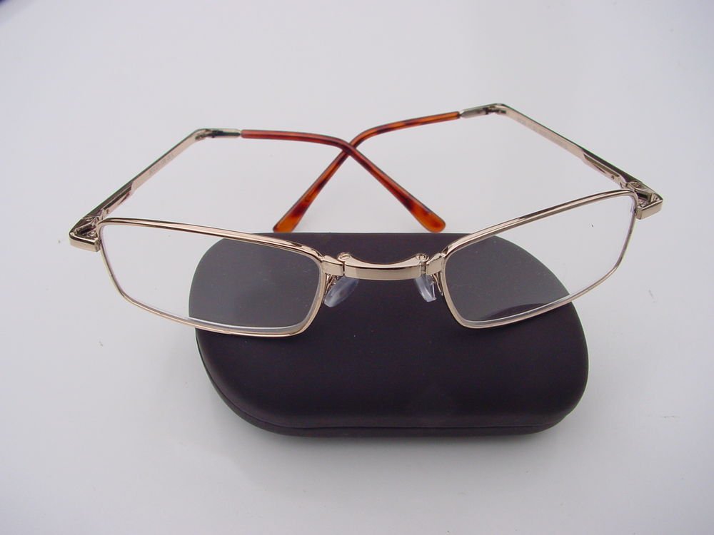 FOLDING READING GLASSES SPRUNG ARM HARD CASE +3.0 GOLD COLOURED FRAME F4