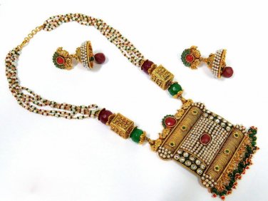 Lovely Maroon Bandhani Necklace Design