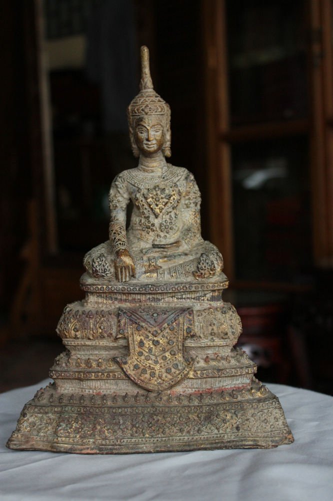 Antique Old Sitting Buddha