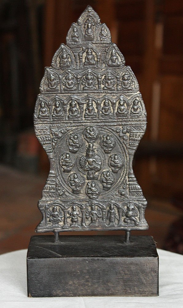 Bronze Asian Khmer Leaf Statue