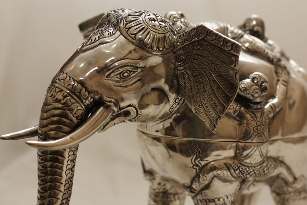 Asian Khmer Silver Elephant Box #C113