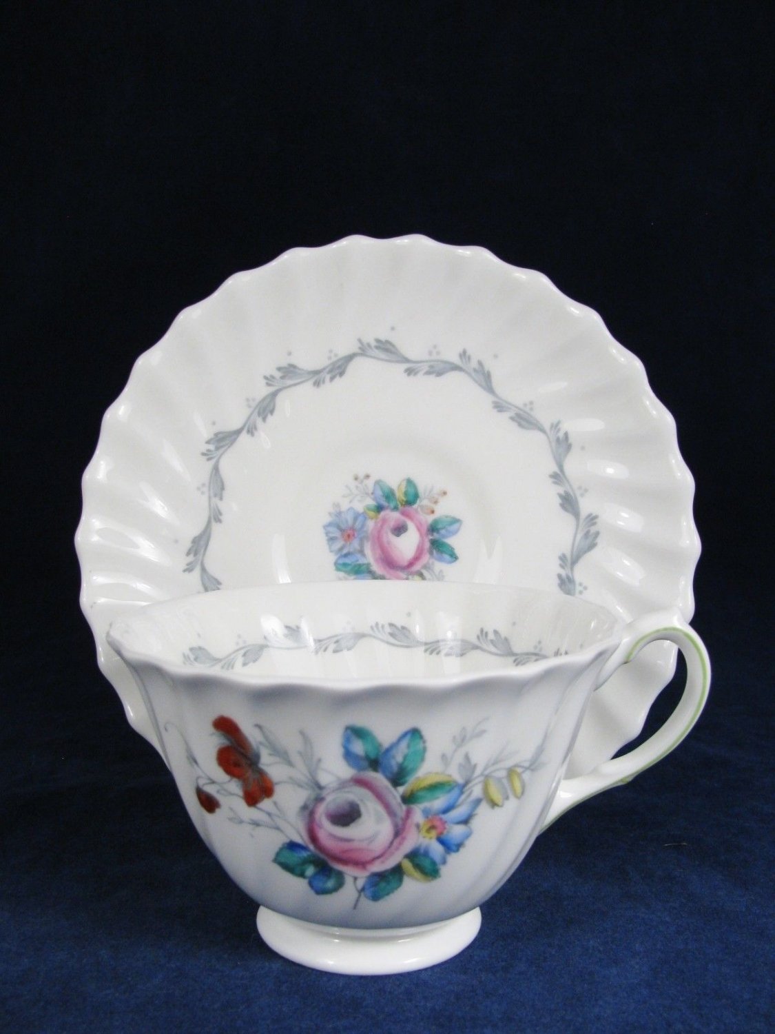 Royal Doulton The England Chelsea Rose Tea Cup and Saucer Set Bone China Fast Free Ship