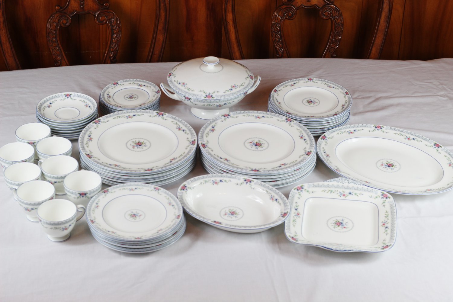 Wedgwood Bone China Lot of 56 Dinnerware Set Rosedale England R4665