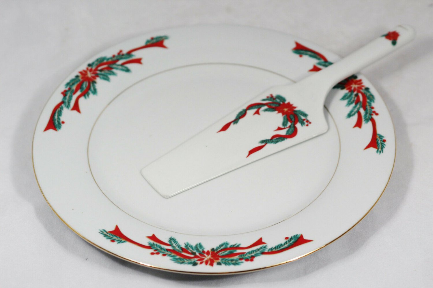 Poinsettia Ribbons Porcelain Holiday Cake Plate 10 5 Server poinsettia-ribbons-porcelain-holiday-cake-plate-10-5-server