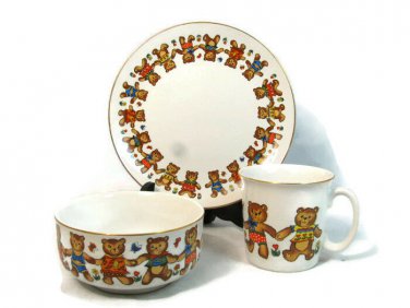 Action Child's Stoneware Serving Set  71/4" Plate Bowl and Cup Teddies 1985