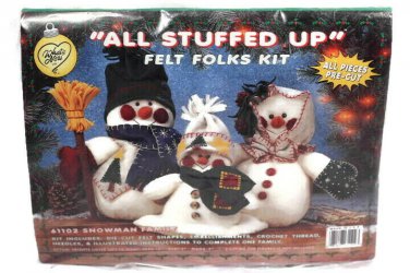 What's New All Stuffed Up Felt Folks Kit Snowman Family Papa Mama Baby 61102