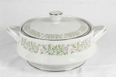 Taihei Porcelain Round Covered Casserole Dish Lidded Handled Springtime 1.75 Qt