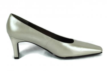 Allure Women's Tan Pump Shoes Heels Square Toe Slip On Size 9M