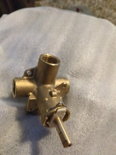 pressure balancing valve