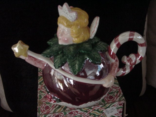 (Sugar tea pot}