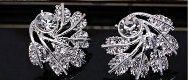 Beautiful Sterling Silver Leaf Stud CZ  Earrings - Super Sparkle