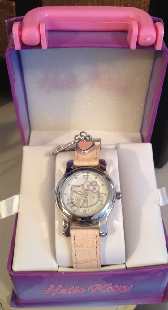 "MAMA SUES "NEW HELLO KITTY CHARM WATCH- IN GIFT BOX