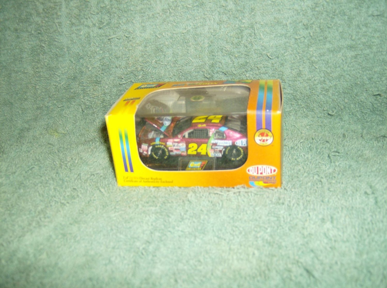 #24 JEFF GORDON  Dupont Chromalusion