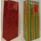 2 WINE BOTTLE TOTE GIFT BAG CHRISTMAS PAPER HANDLE CARD HOLIDAY PARTY GREEN RED