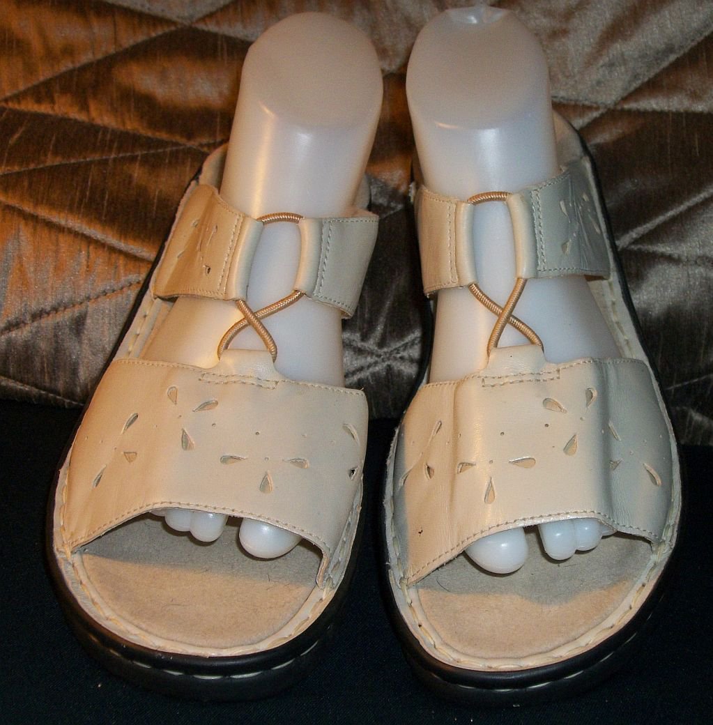 11 CLARKS Stretch Mules SANDALS Shoes Slip on SOFT CUSHY Pretty Eyelet ...