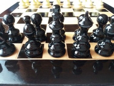 Black travel wooden chess set hazel wood chess piece,beech wood chessboard box