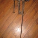 Antique BLACKSMITHS 4" Leg Post VISE Peg Primitive Farm Ranch Tool