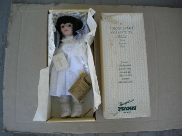 Seymour Mann Connoisseur Collection Maria YK-4116 Porcelain Doll New in Box
