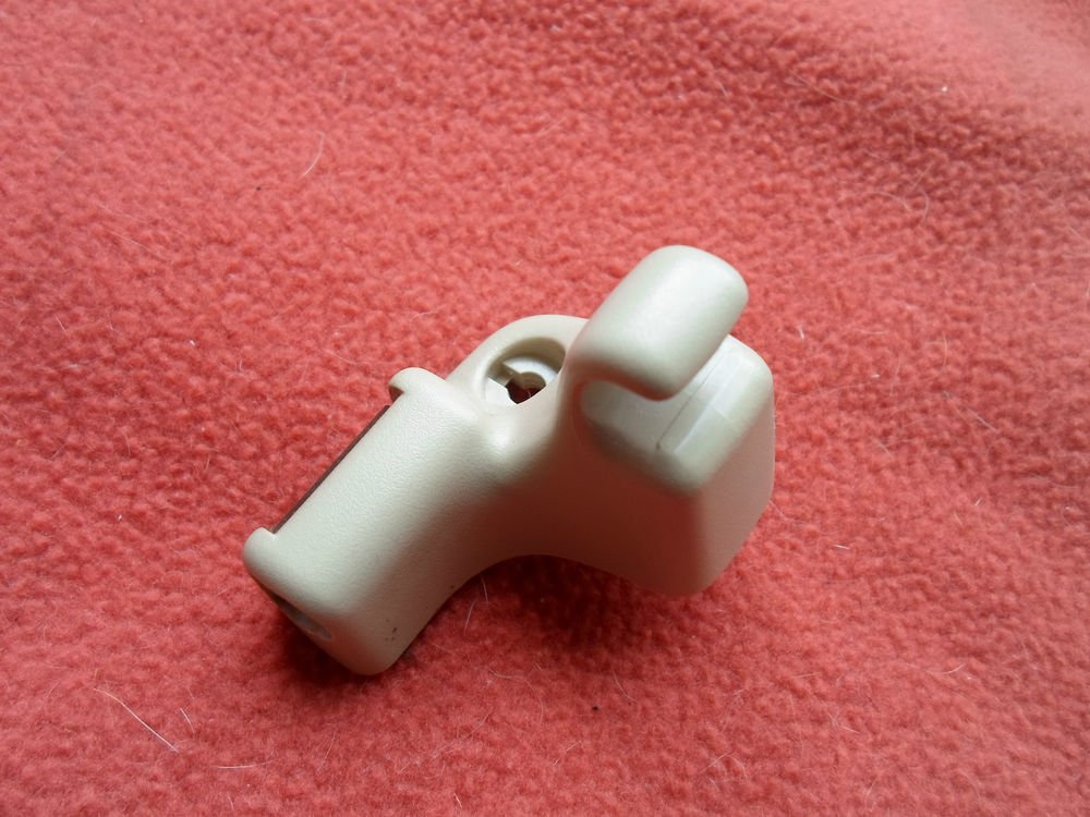 NISSAN PATHFINDER DUAL TAN SUN VISOR CLIP PASSENGER SIDE OEM! FREE