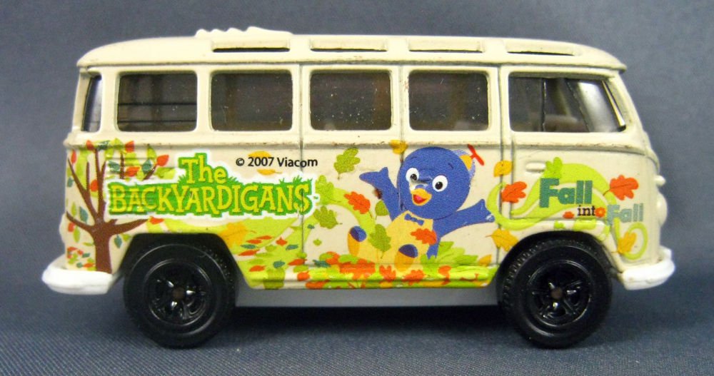 1998 MATCHBOX THE BACKYARDIGANS VOLKSWAGEN VW BUS TRANSPORTER DIECAST CAR