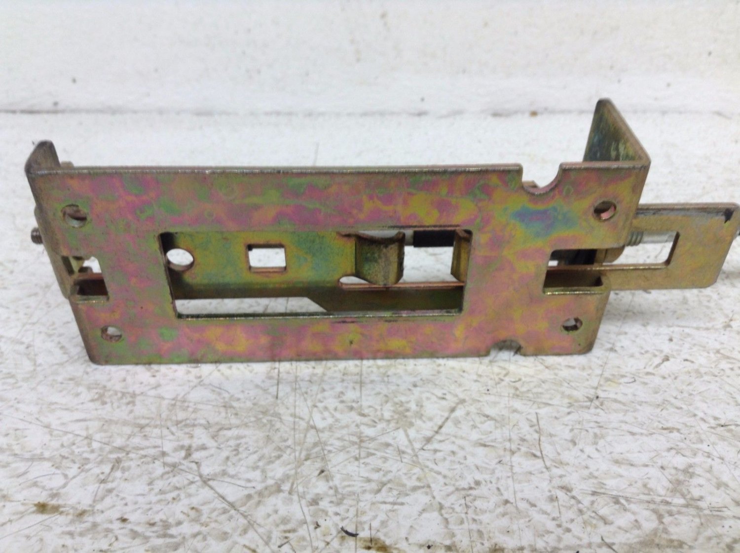 Eaton Cutler Hammer 6608C44H1136 Disconnect Operator Handle 6608C44H1136